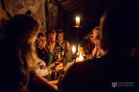 Abendliche Zusammenkunft auf dem LARP Event Nordgaard - Foto von The Kelric View