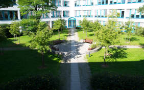 Innenhof Droemer Knaur