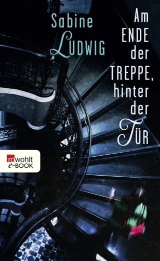 Am Ende der Treppe, hinter der Tür