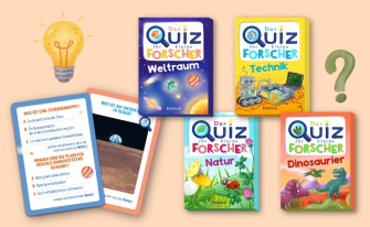 Vier verschiedene Quiz-Boxen aus der Reihe „Das Quiz für kleine Forscher“ von Pattloch. Die Themenbände umfassen „Weltraum“ (Dunkelblau), „Technik“ (Gelb), „Natur“ (Grün) und „Dinosaurier“ (Orange). Links sind beispielhaft zwei Fragekarten mit Multiple-Choice-Fragen abgebildet (z. B. „Was ist eine Sternschnuppe?“)