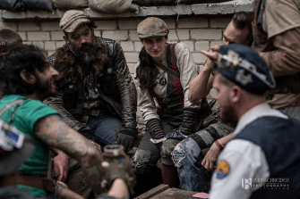 Helden beraten sich auf dem Endzeit LARP Fate XII