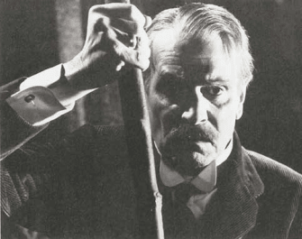Laurence Olivier als Professor van Helsing