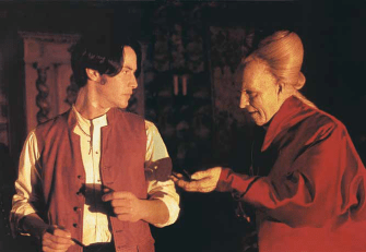 Keanu Reeves als Jonathan Harker und Garry Oldman als Dracula. Aus Bram Stoker's Dracula, 1992