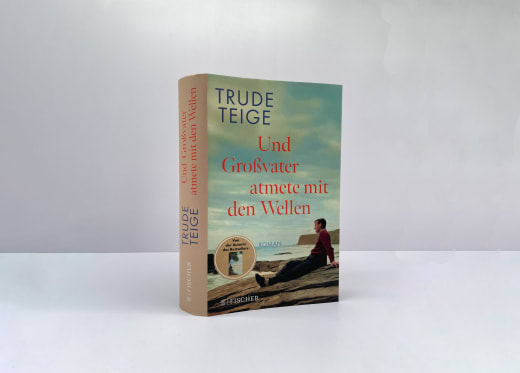 Trude Teige Und Großvater atmete mit den Wellen