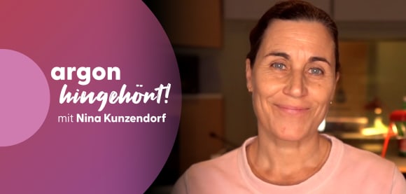 hingehört! Nina Kunzendorf über das Hörbuch »Dunkle Momente« von Elisa Hoven