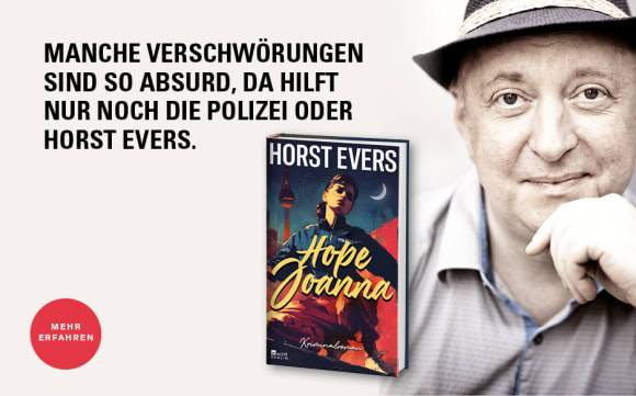 Manche Verschwörungen sind so absurd, da hilft nur noch die Polizei oder Horst Evers. Jetzt mehr über «Hope Joanna» erfahren!
