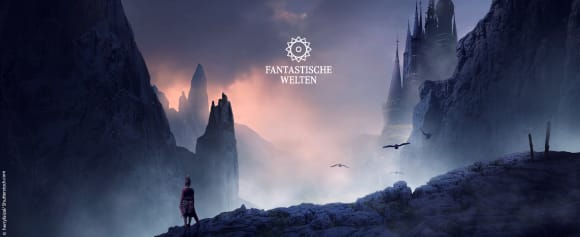 Krieger auf einem Fantasy Hügel, im Hintergrund eine mystische Burg. Über dem Tal liegt Nebel. 