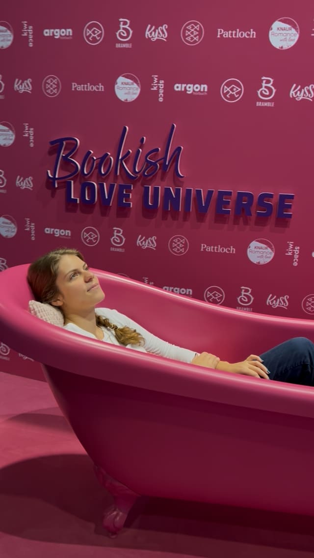 Badewanne am Booklish Love Universe-Stand