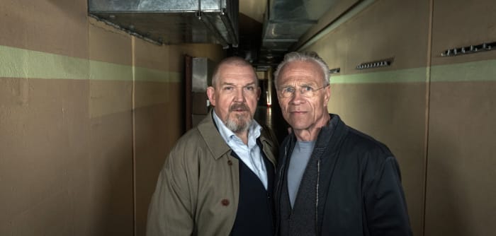 Die Kommissare Max Ballauf (Klaus J. Behrendt, r) und Freddy Schenk (Dietmar Bär, l) im Einsatz.