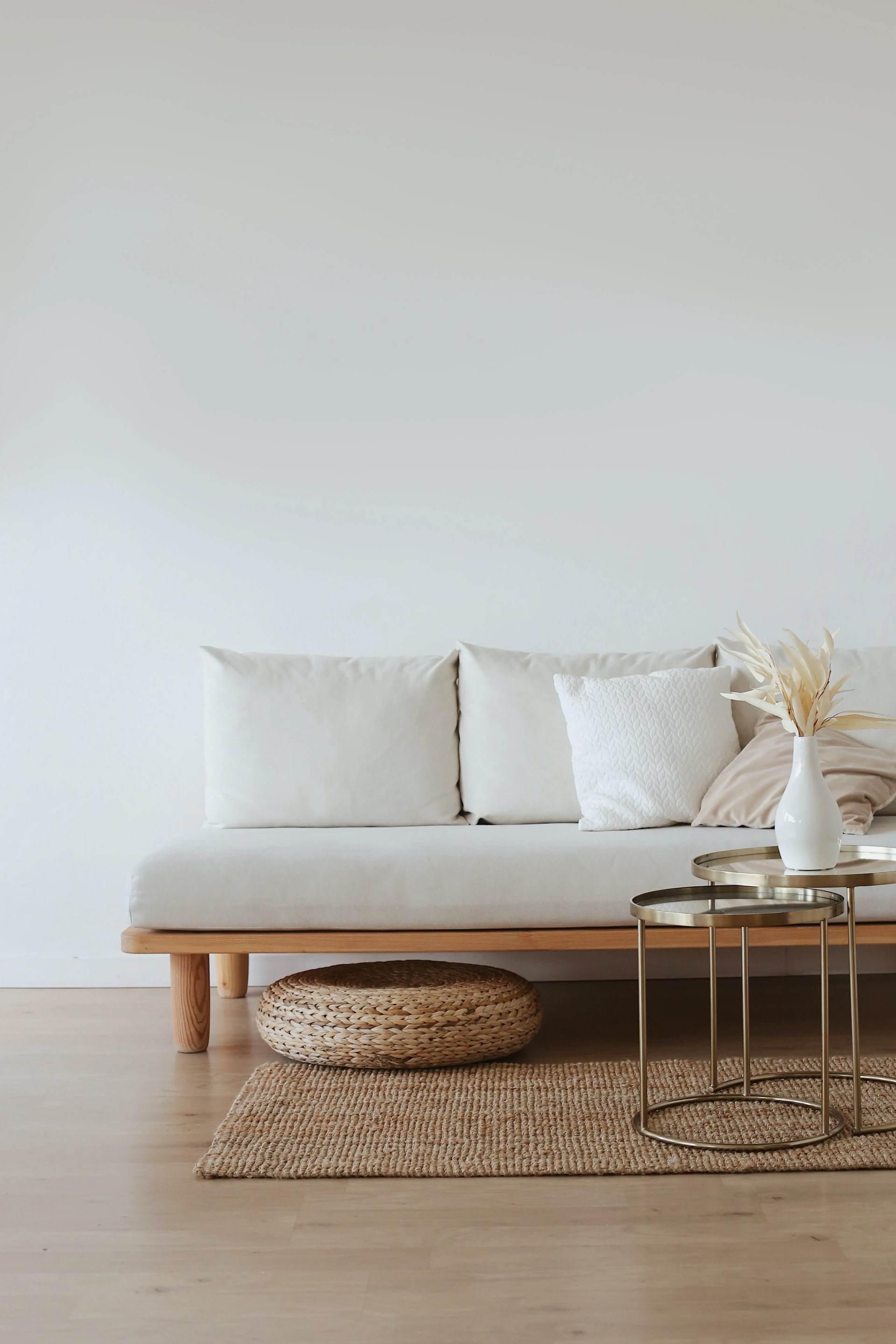 Making Your Mid Term Rental Stand Out: Essential Furnishings for a Comfortable and Convenient Stay