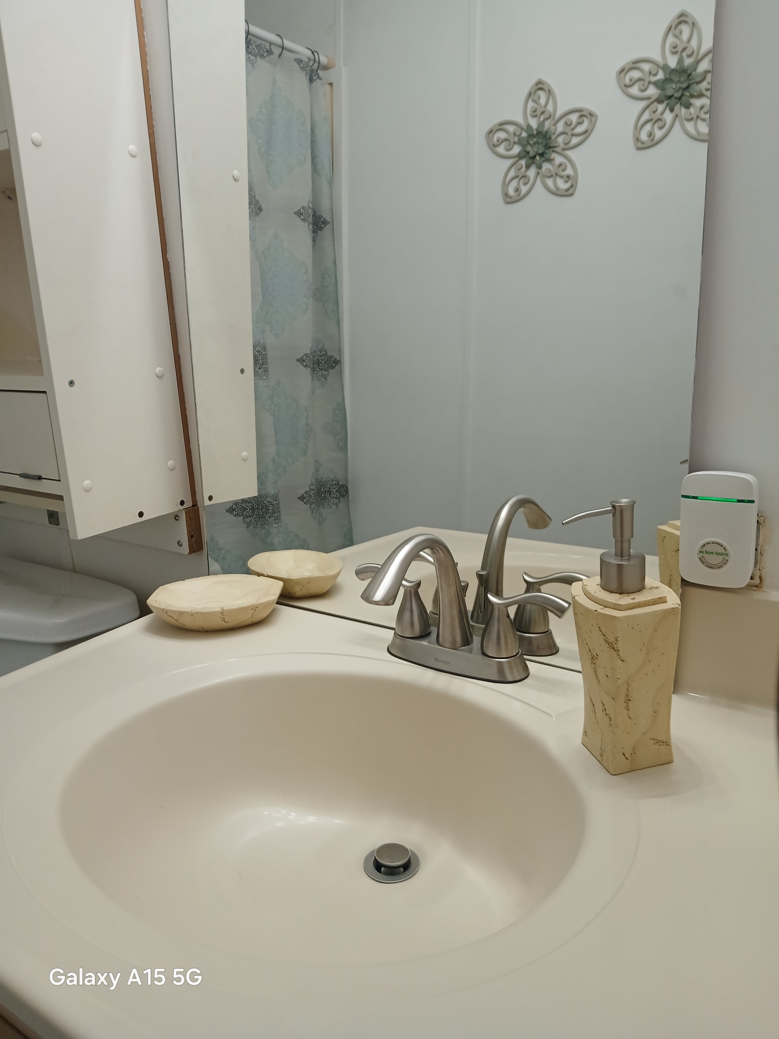Private Room For Rent in a quaint Mobile Home Park photo 4
