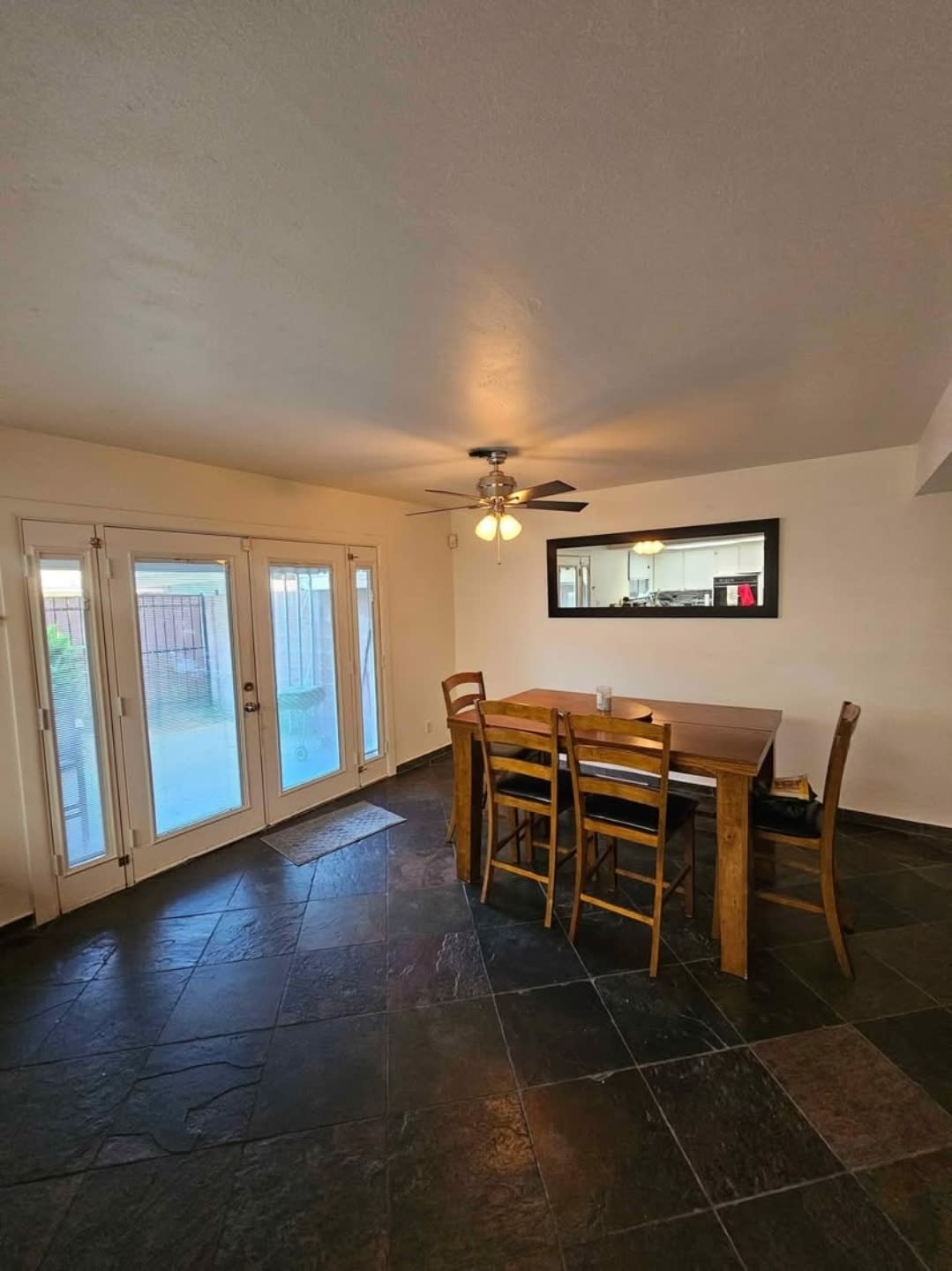 Furnished Room for Rent – All Utilities Included ( photo 3