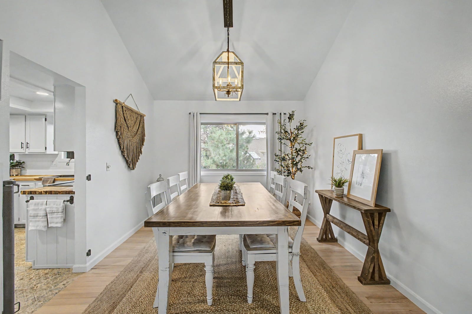 Casa Pine & Oak | Vaulted Ceilings · Trail Access  photo 2