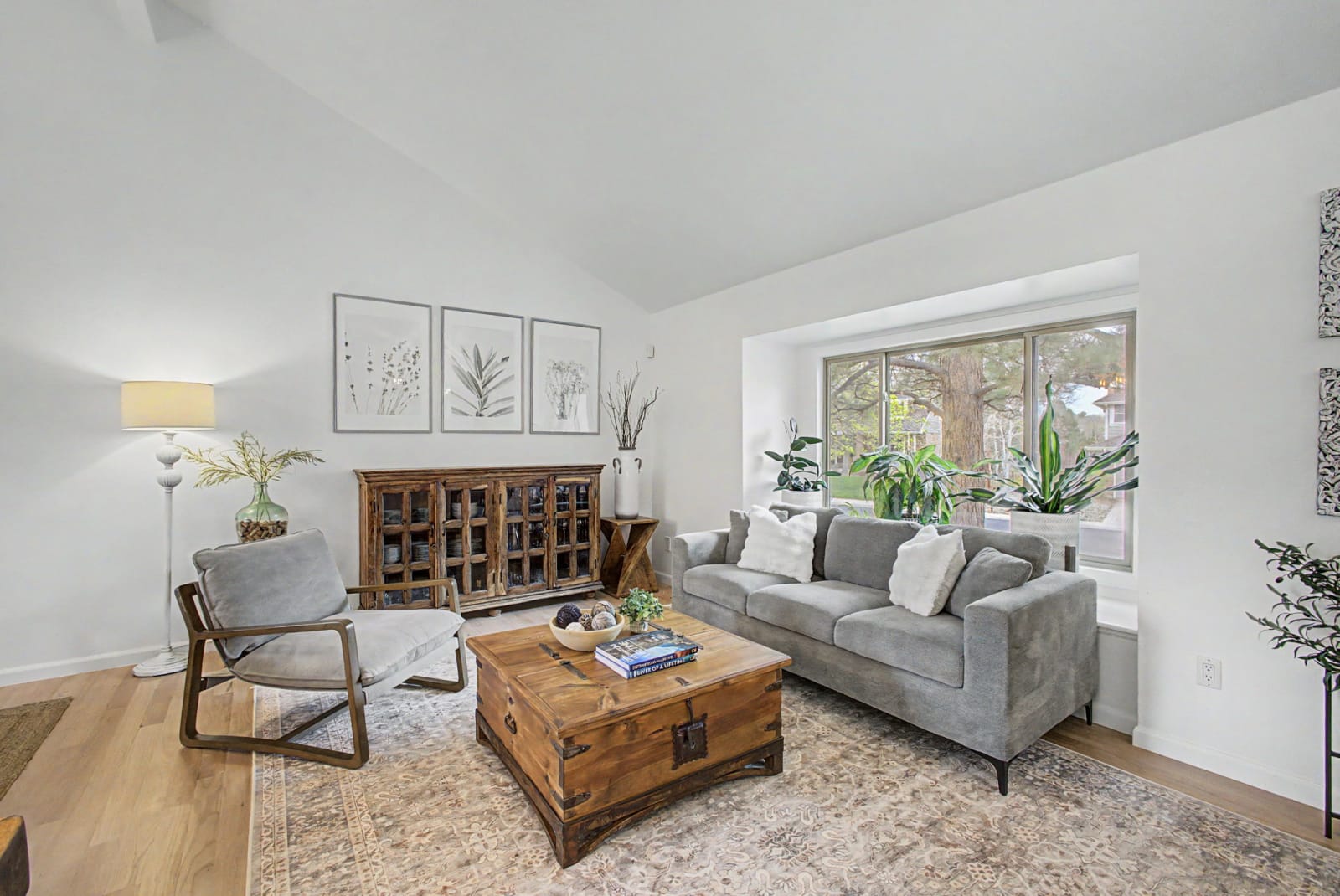 Casa Pine & Oak | Vaulted Ceilings · Trail Access  photo 3