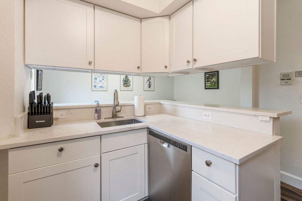 Cozy Clarkson Condo, Close to Downtown & Hospitals photo 5