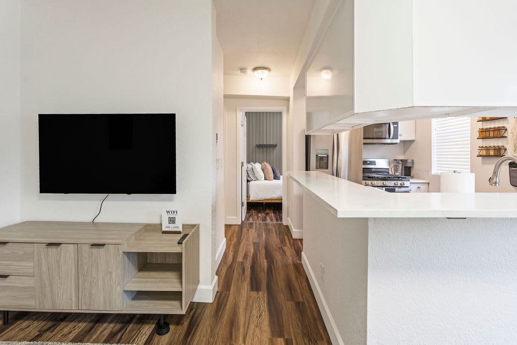 Cozy Clarkson Condo, Close to Downtown & Hospitals photo 3