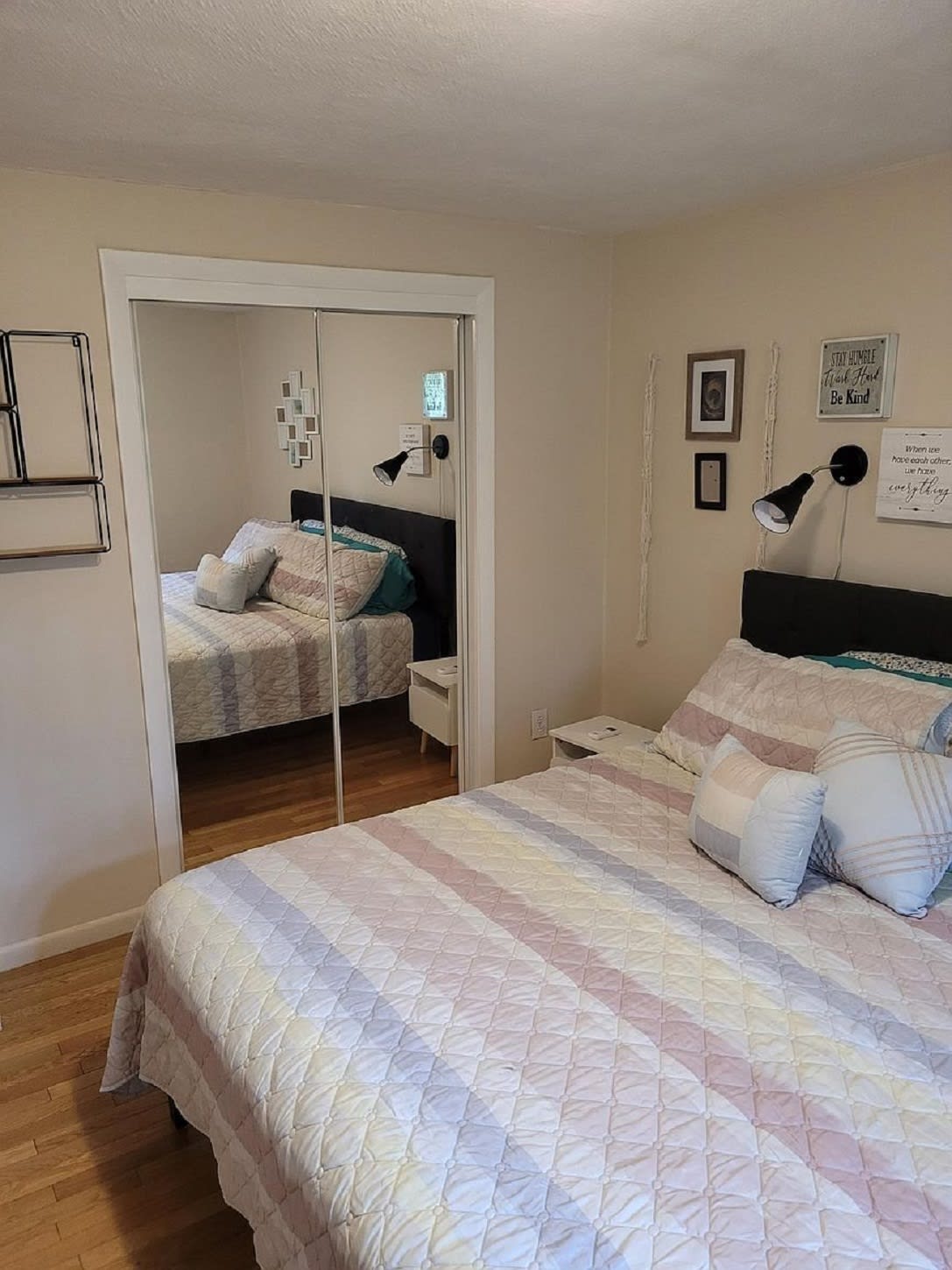 Beautiful 2 bedroom, 1 bath ready home photo 4