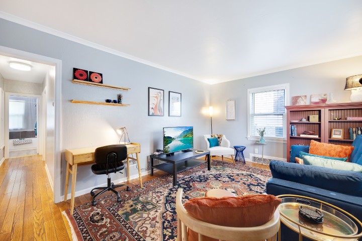 West Plaza Furnished Duplexes--Mid-term leases photo 3