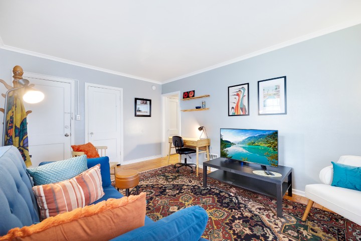 West Plaza Furnished Duplexes--Mid-term leases photo 2