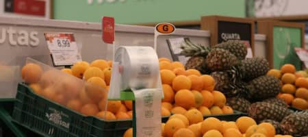Bobina de saco plástico para supermercado: o que analisar além do preço?