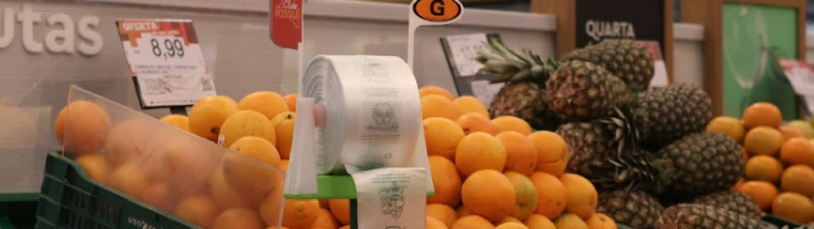 Bobina de saco plástico para supermercado: o que analisar além do preço?