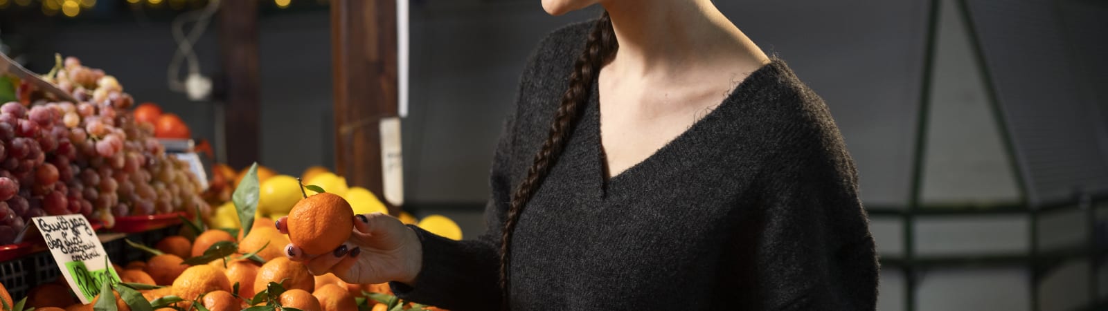 Economize no hortifrúti: aproveite as frutas de inverno no seu supermercado