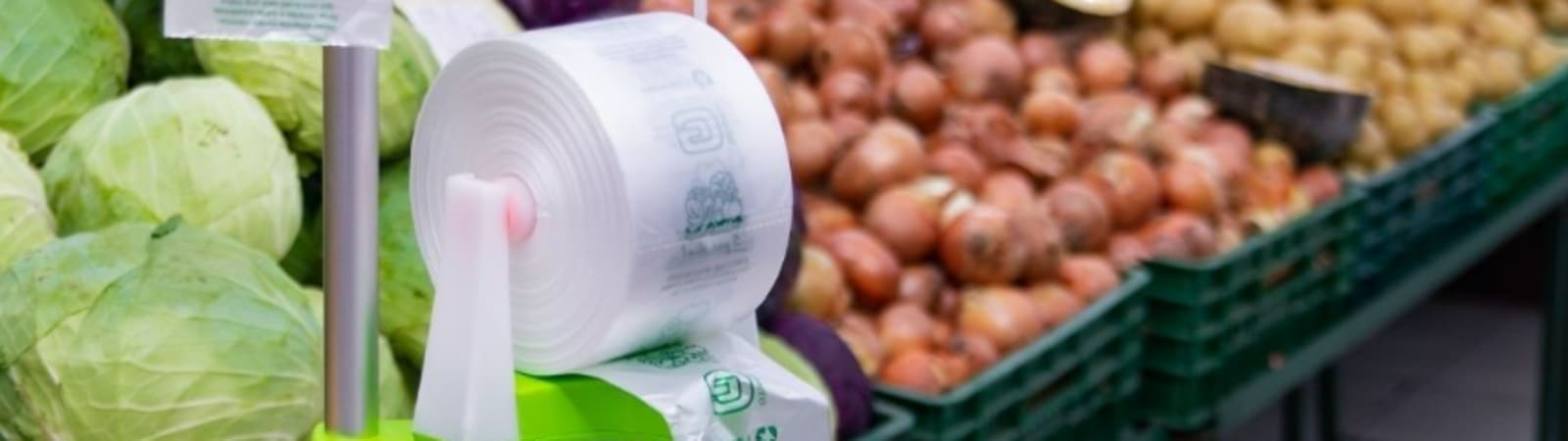 Suporte para bobina de plástico: como escolher o ideal para cada setor do seu ponto de venda?