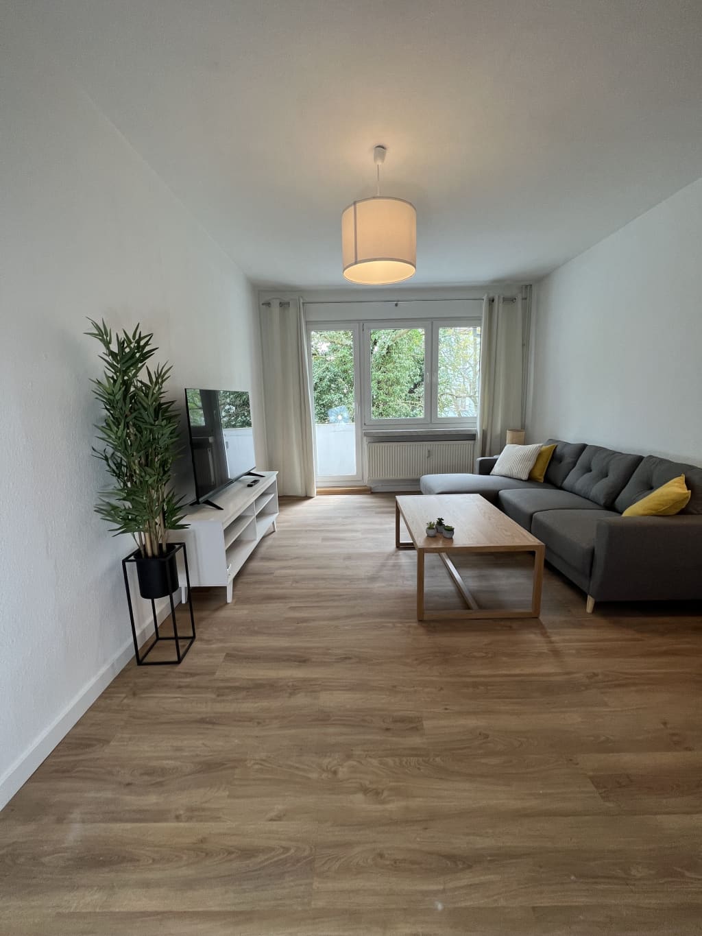 Miete 2 Zimmer Wohnung Berlin | Ganze Wohnung | Berlin | 'GIO' - Ein wunderbares Apartment mit drei Zimmern, das sich in unmittelbarer Nähe zur Spree befindet.