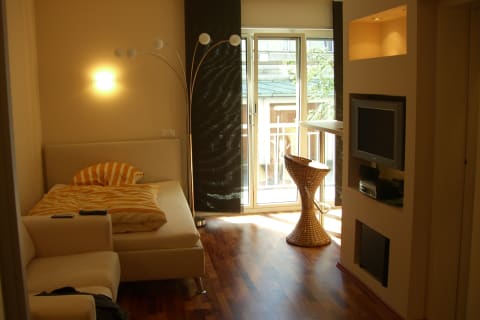 Modern studio apartment in a quiet courtyard location (San Marino piccolo), mezzanine floor, 42