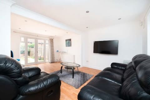 3BR Home Ein gemütlicher Zufluchtsort in Ealing in London