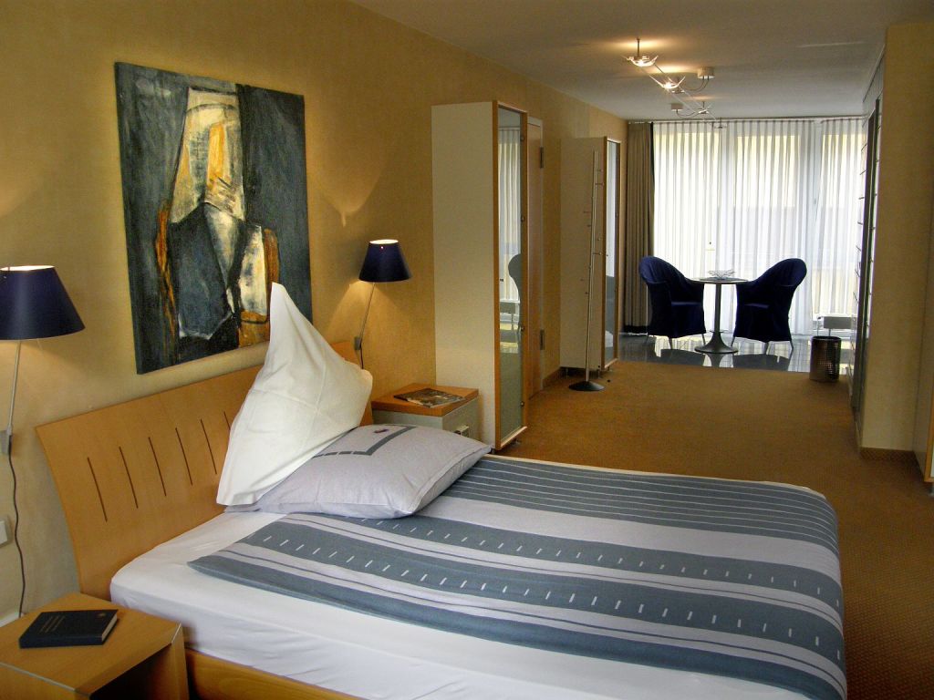 Rent 1 room apartment Köln | Entire place | Köln | Schönes Serviced Apartment am Rhein | Hominext