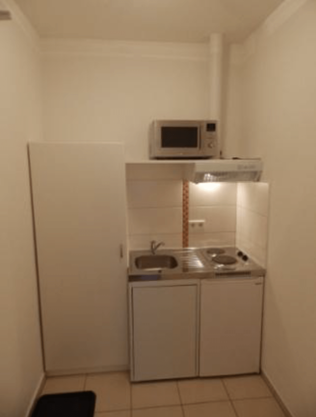 Rent 1 room apartment Kiel | Entire place | Kiel | schönes Einzimmer-Apartment in repräsentativer Stadtvilla | Hominext