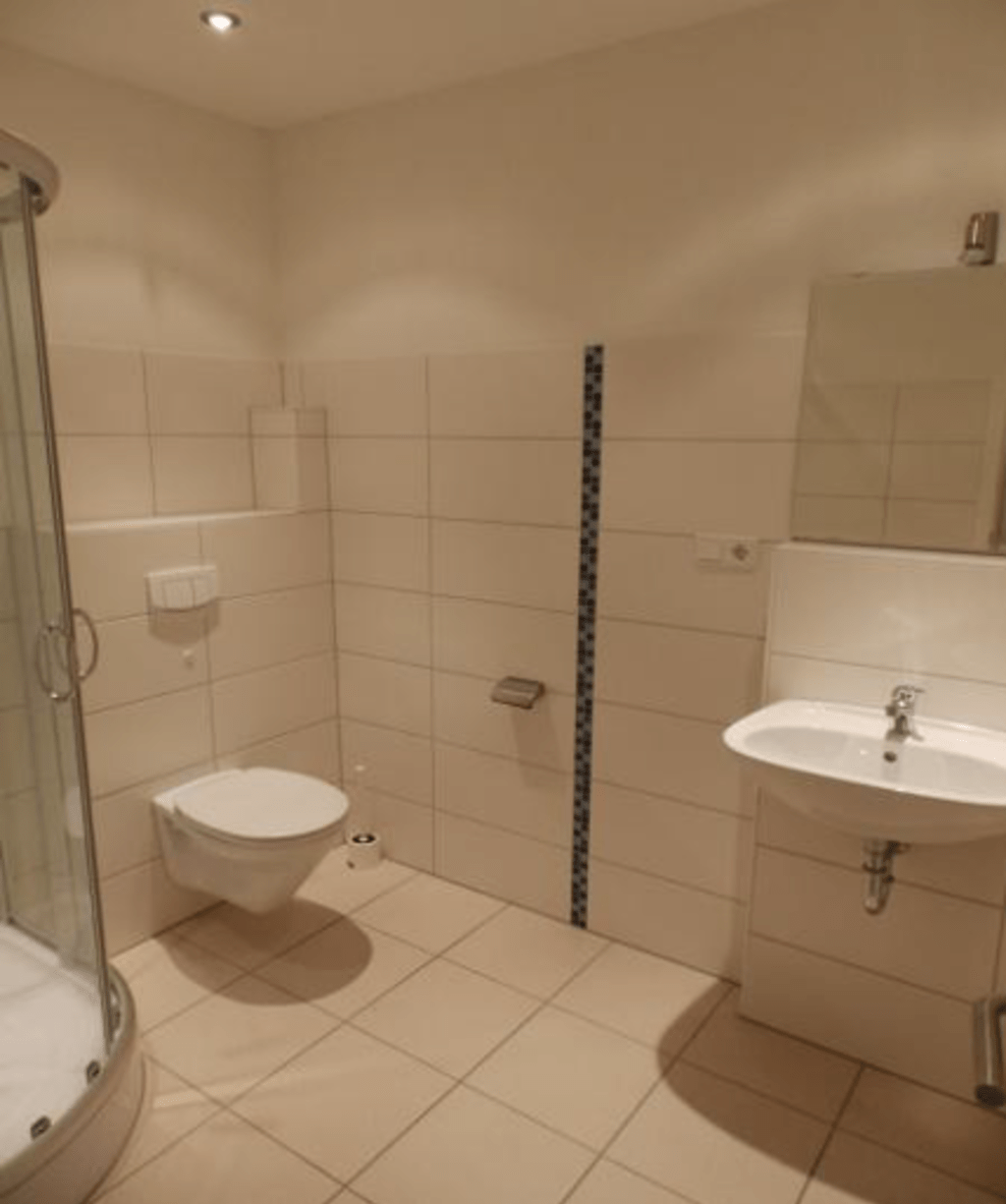 Rent 1 room apartment Kiel | Entire place | Kiel | schönes Einzimmer-Apartment in repräsentativer Stadtvilla | Hominext