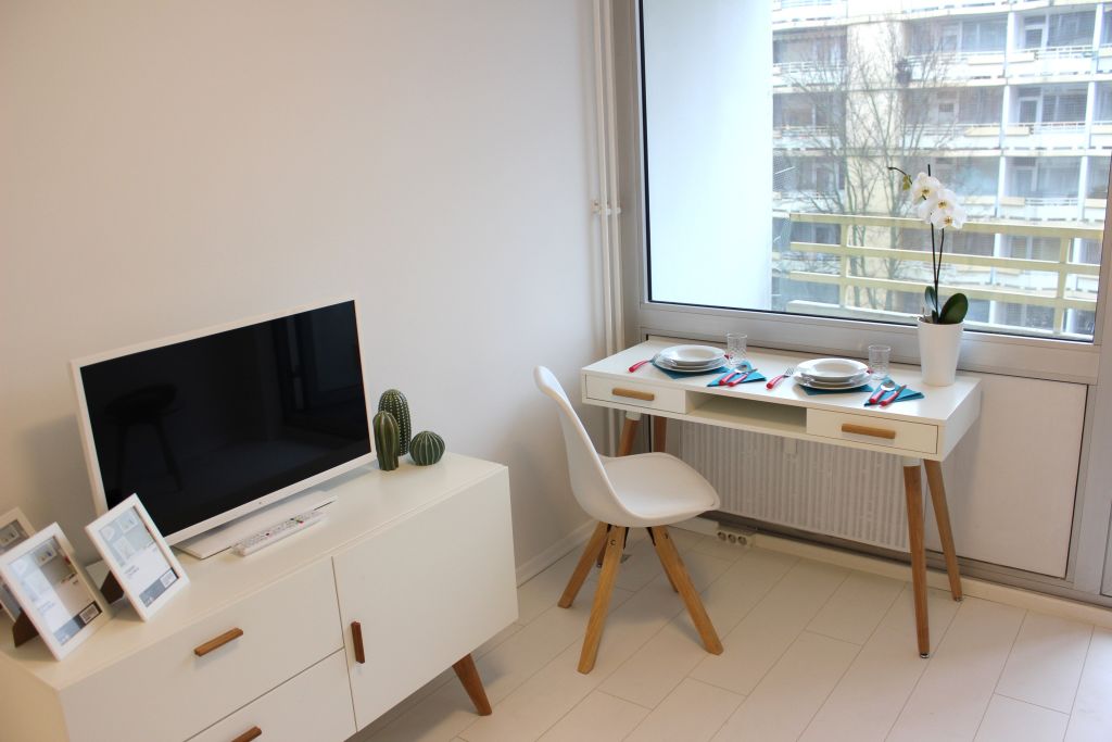 Rent 1 room apartment Köln | Entire place | Köln | Helles Apartment nahe der Kölner Innenstadt zum tollen Preis ! | Hominext