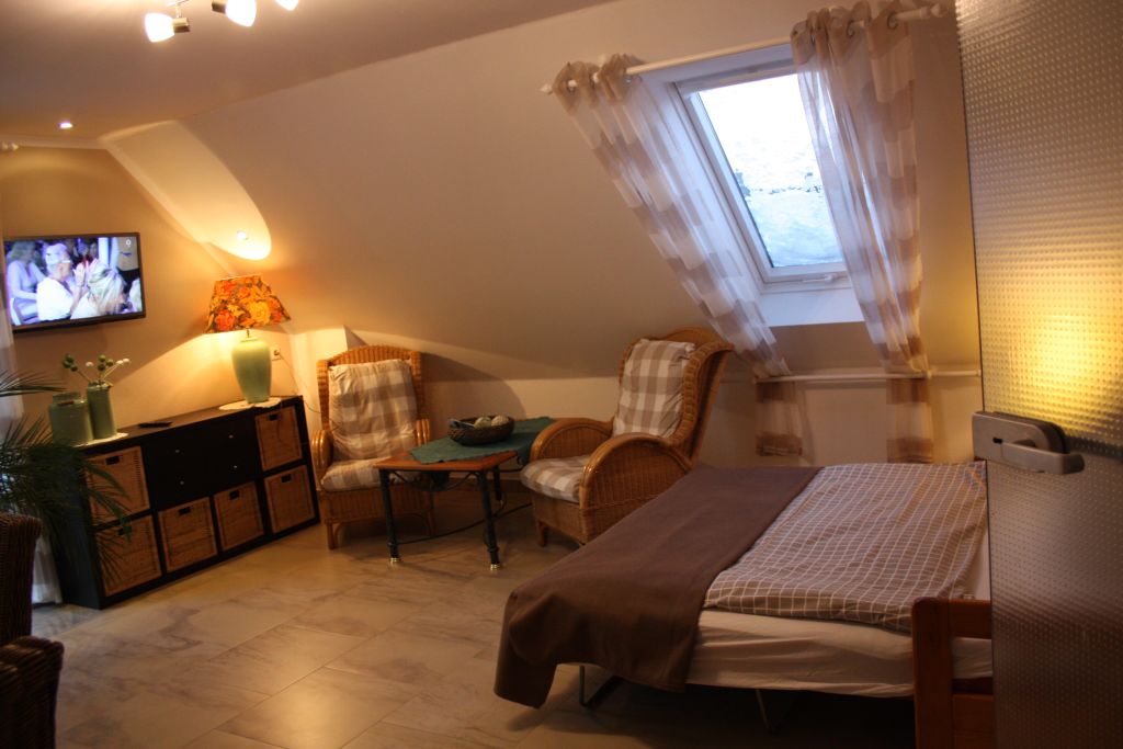 Rent 2 rooms apartment Dresden | Entire place | Dresden | Romantik-Landhaus | Hominext