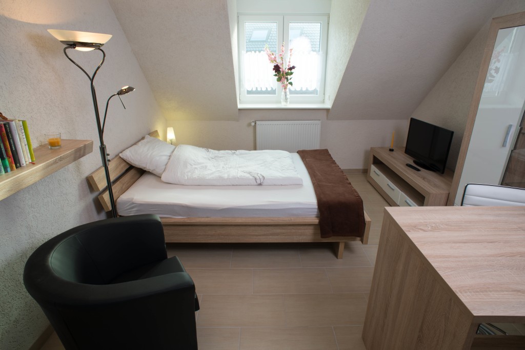 Miete 1 Zimmer Wohnung Hürth | Ganze Wohnung | Hürth | Schönes Dachgeschoss-Apartment in Hürth | Hominext