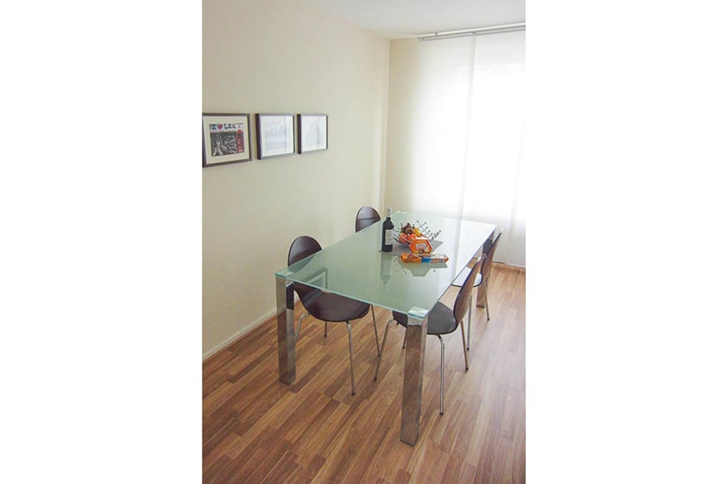 Rent 2 rooms apartment Essen | Entire place | Essen | Helles und geräumiges Serviced Apartment - 80 m² | Hominext