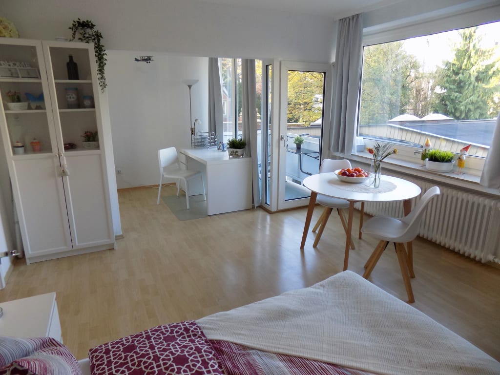 Rent 1 room apartment Düsseldorf | Entire place | Düsseldorf | Düsseldorf: Zentral mit separater Küche und Balkon | Hominext