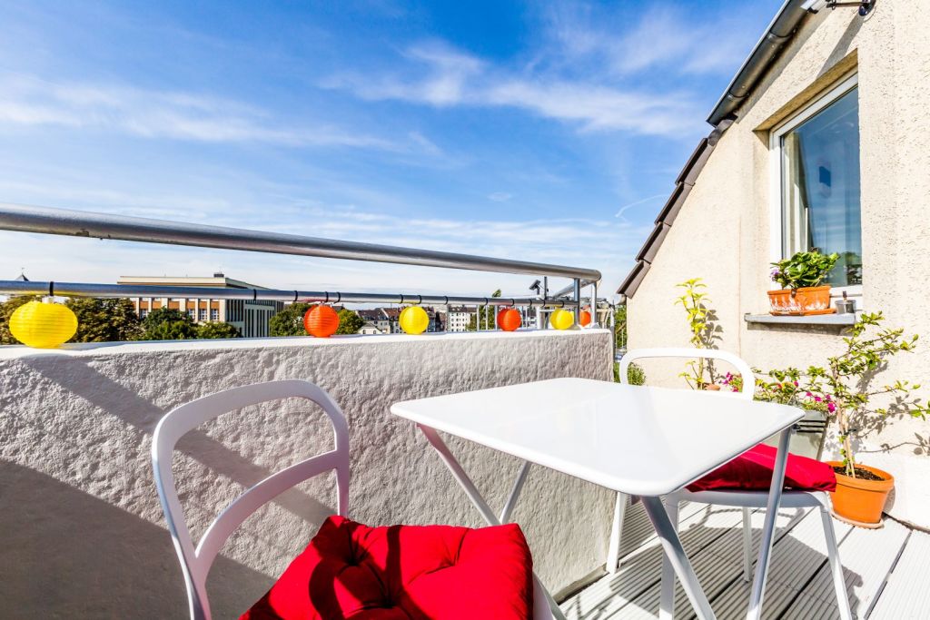 Miete 1 Zimmer Wohnung Düsseldorf | Ganze Wohnung | Düsseldorf | Serviced Apartment Medienhafen mit S/W Terasse /  Nichtraucher | Hominext