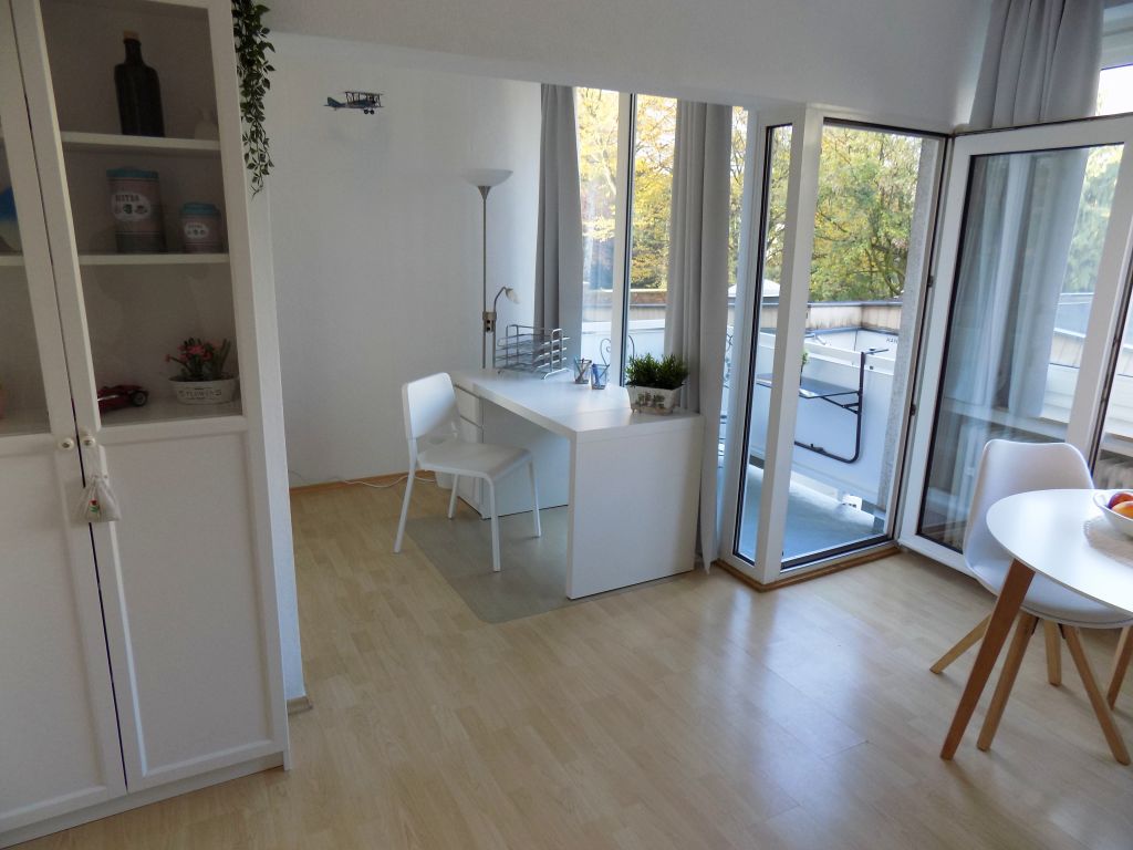 Rent 1 room apartment Düsseldorf | Entire place | Düsseldorf | Düsseldorf: Zentral mit separater Küche und Balkon | Hominext