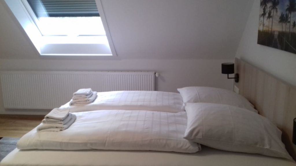 Rent 6 rooms apartment Bremen | Entire place | Bremen | Gästehaus in zentraler Lage in Bremen Osterholz | Hominext