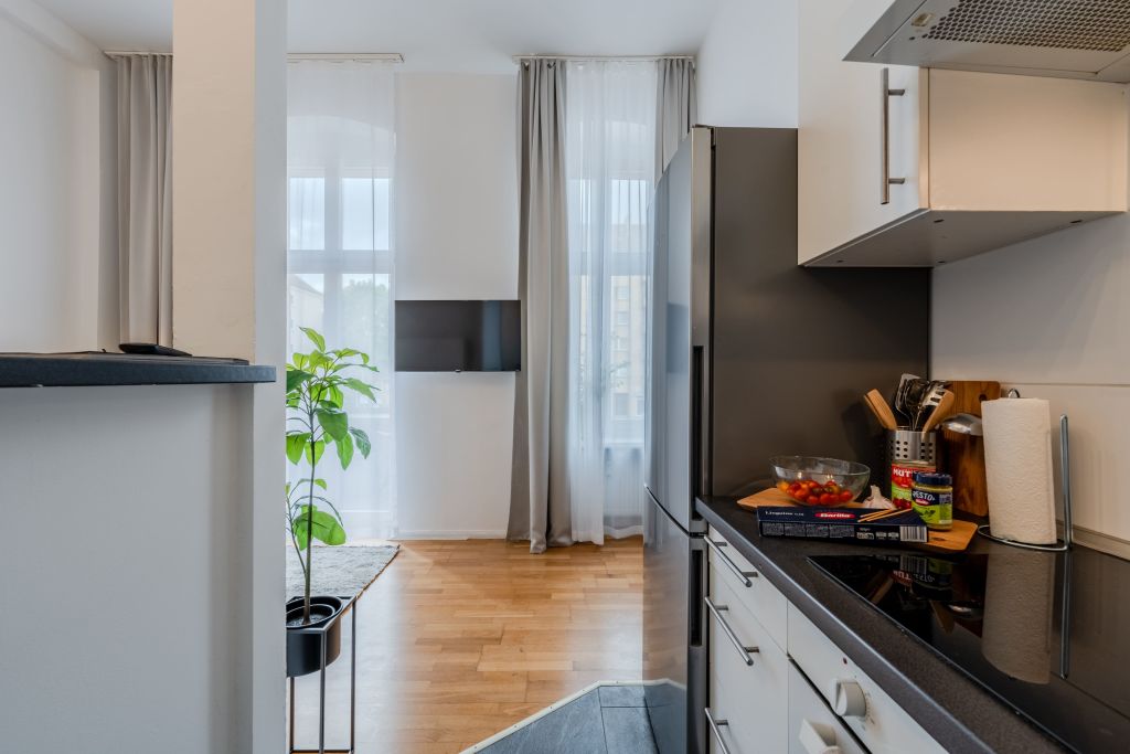 Rent 1 room apartment Berlin | Entire place | Berlin | Sophistizierte Einfachheit: Stilvolles 2-Zimmer-Apartment mit Balkon | Hominext