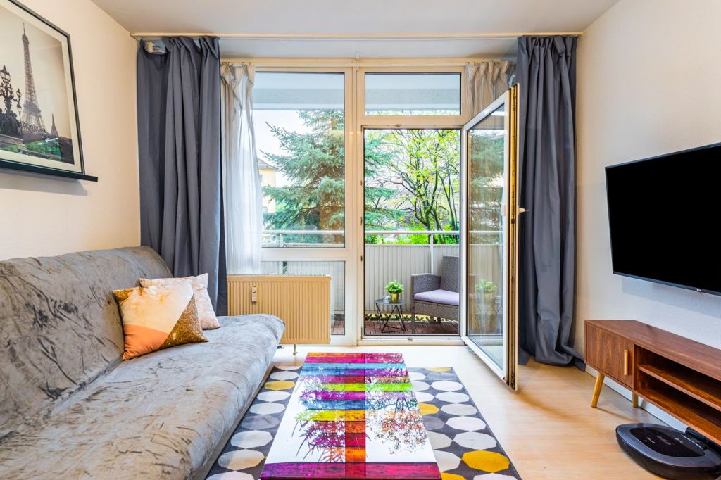 Miete 1 Zimmer Wohnung Köln | Ganze Wohnung | Köln | Nahe der Kölnmesse: Neu möbliertes, sonniges Studio mit Balkon & Parkplatz + KOSTENLOSEM Netflix | Hominext