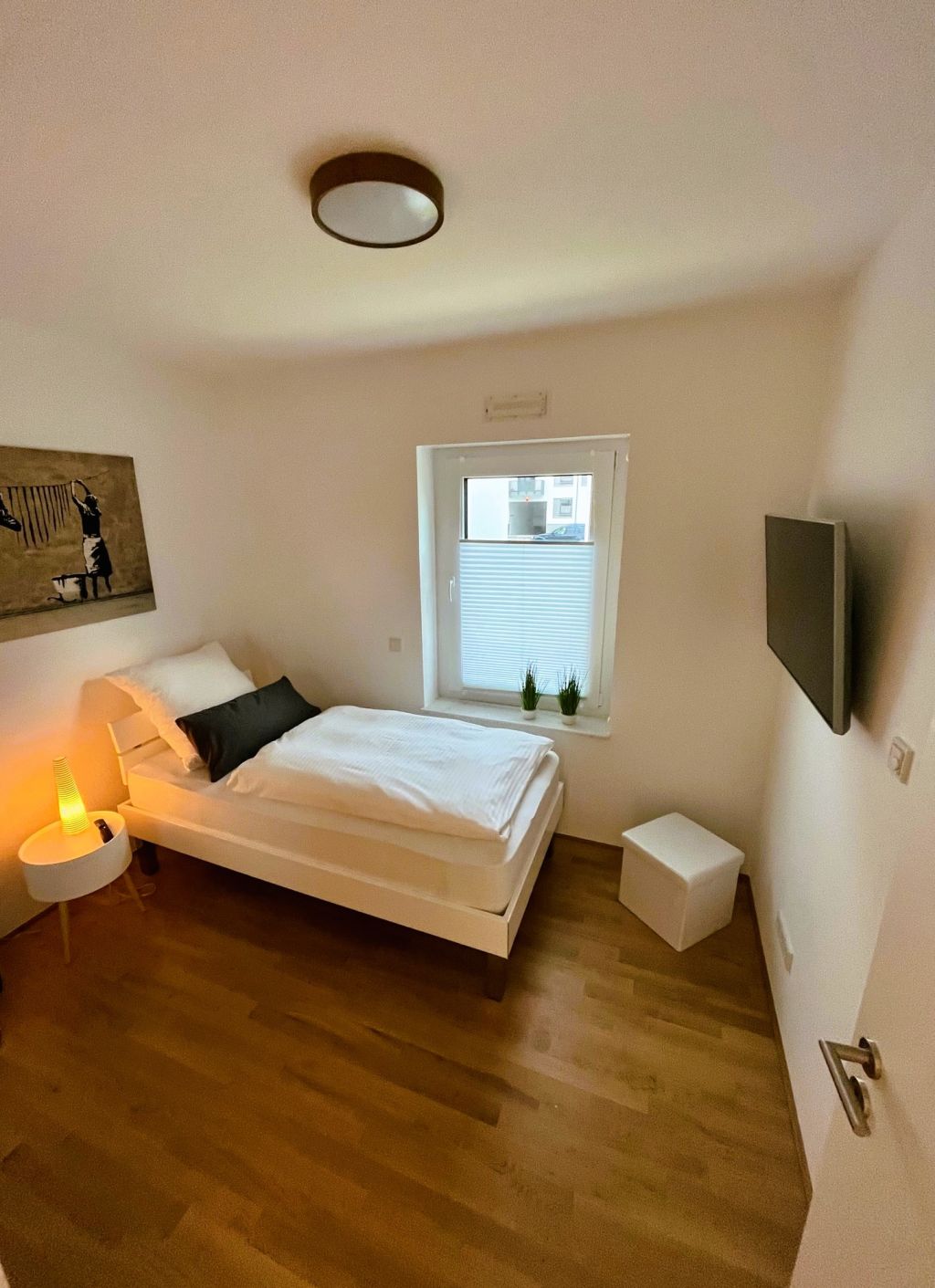 Rent 1 room apartment Heidelberg | Entire place | Heidelberg | Flexibles arbeiten und wohnen in zentraler Lage! Kostenloser Parkplatz! | Hominext