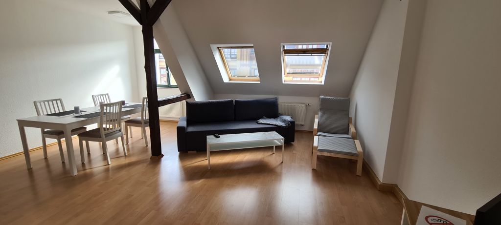 Rent 2 rooms apartment Leipzig | Entire place | Leipzig | Großes Apartment, ruhig, 12 Min/Zentrum | Hominext