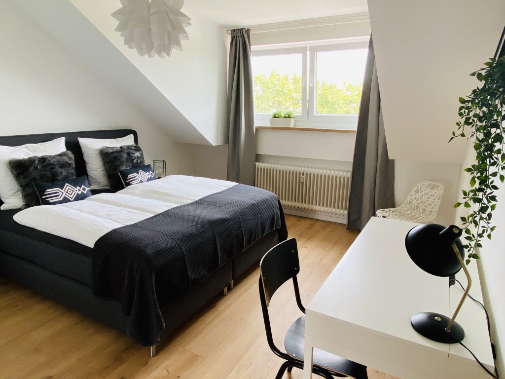 Miete 1 Zimmer Wohnung Köln | Ganze Wohnung | Köln | Purer Wohngenuss -2 Zimmer Dachgeschoss Apartment mit Balkon in Köln | Hominext