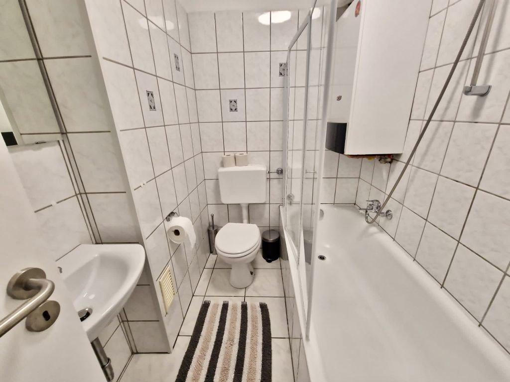 Rent 2 rooms apartment Wuppertal | Entire place | Wuppertal | Bis 4 Pers. 0,3 km zur City von Wuppertal – neuwertige Wohnung | Hominext