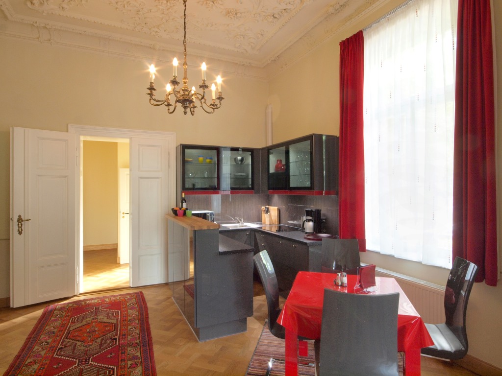 Miete 1 Zimmer Wohnung Dresden | Ganze Wohnung | Dresden | Wohnen in einer historischen Villa | Hominext