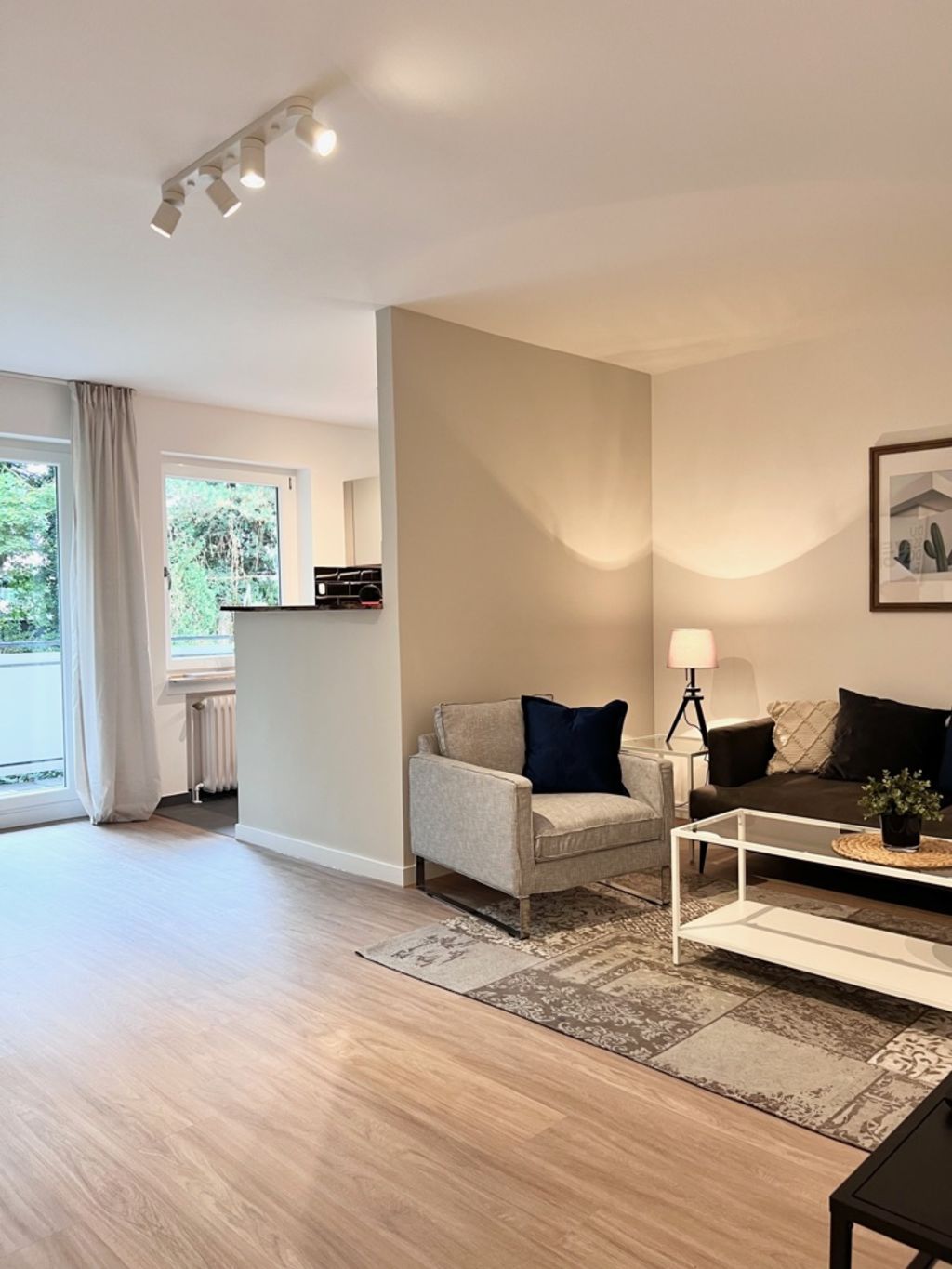 Miete 1 Zimmer Wohnung Kaarst | Ganze Wohnung | Kaarst | Exlusive Wohnung modern, ruhig und zentral mit Balkon und Blick ins Grüne | Hominext