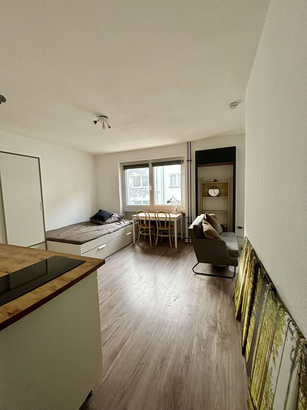 Rent 1 room apartment Köln | Entire place | Köln | Charmantes Studio- Apartment direkt am Rudolfplatz | Hominext